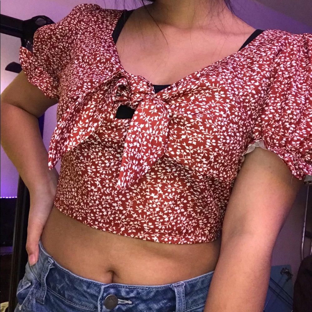 Cute flowery Shein top!